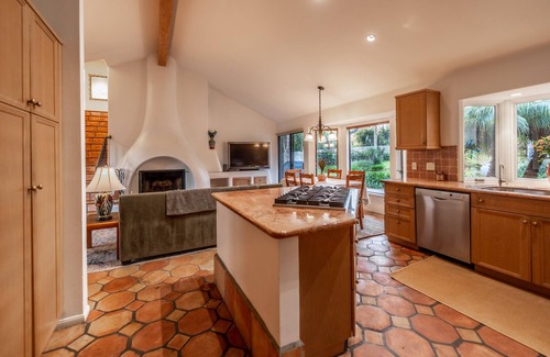 Campanil Casa | Beautiful 6 Bedroom Estate in Quiet Neighborhood
