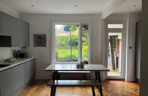 Winchmore Hill Casa | Beautiful 6 bedroom Edwardian bright family home based in Winchmore Hill