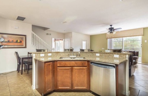 Calabria Villa | Hermosa casa de 6 habitaciones, a 6 millas de Disney World, piscina orientada al sur