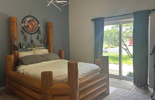 Brokenhead Otro | Beautiful 7 Bedroom Home w/AC