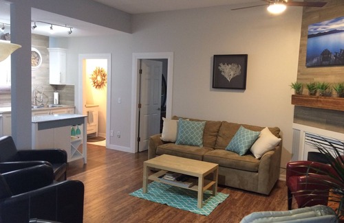 Central Okanagan Casa | Hermosa vista 750sqf suite..Spectacular privado, cerca del centro!