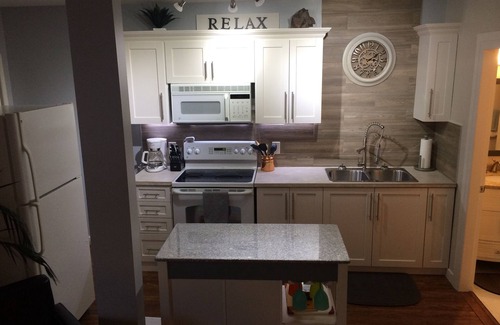 Central Okanagan Casa | Hermosa vista 750sqf suite..Spectacular privado, cerca del centro!