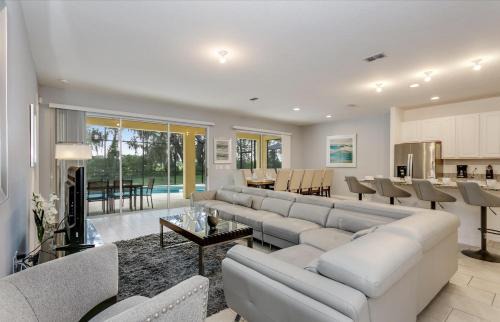 Loughman Casa | Beautiful 9 bedroom pool home located in the Solterra Resort! home