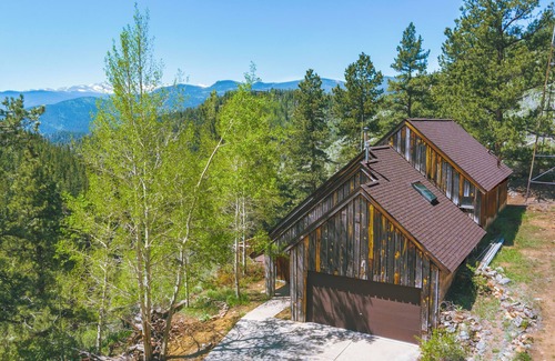 Idaho Springs Casa | Beautiful Adult Themed Mountain house with WiFi in Idaho Springs