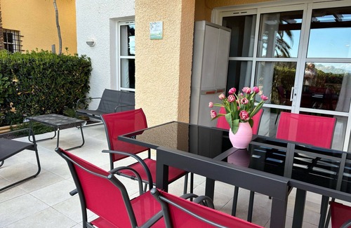 Le Dramont Apartamento | Beautiful air-conditioned and renovated garden level Cap Esterel