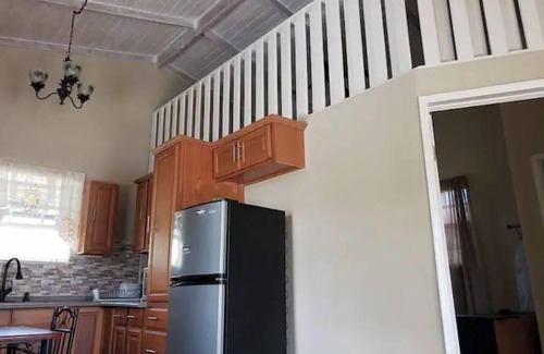 Maxwell Casa | Beautiful Air Conditioned Cottage