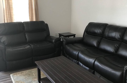 Carlsbad Casa | Hermosa casa de pueblo de nueva construcción. Completo con un pequeño patio cercado.