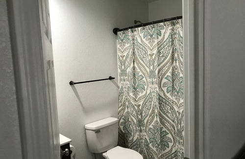 Carlsbad Casa | Hermosa casa de pueblo de nueva construcción. Completo con un pequeño patio cercado.