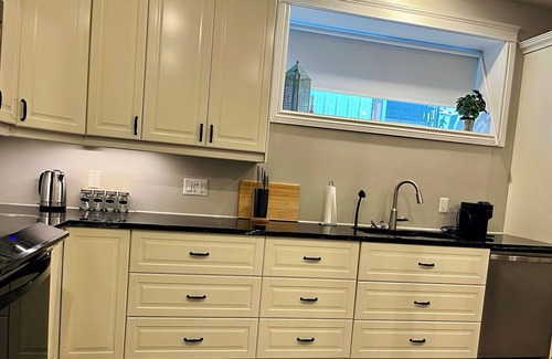 North End Apartamento | Beautiful and Central - 2 bedroom, 2 Bath Apartment located in lovely Halifax!