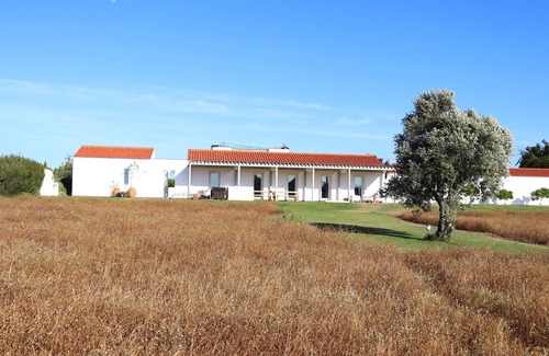 Sao Luis Casa | Beautiful and charming house with pool
