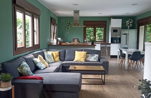 Meiras Chalet De Esquí | Beautiful and comfortable country house in Meirás, gated property.