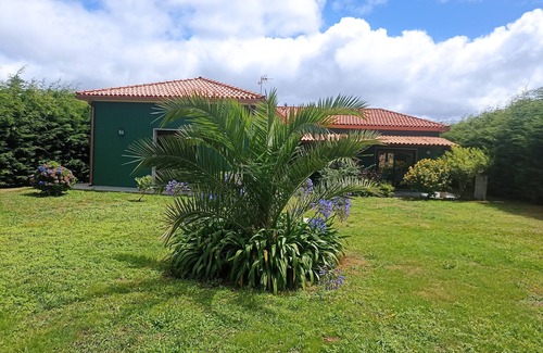 Meiras Chalet De Esquí | Beautiful and comfortable country house in Meirás, gated property.