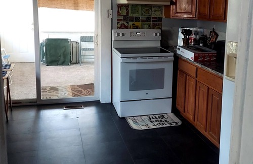 Concord Casa | Beautiful and cozy 4bedroom 2.5bath walk to uptown Concord. large oak trees