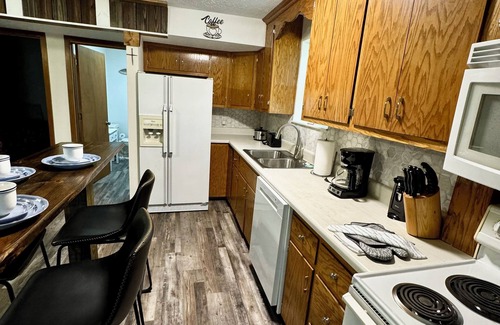 Sevierville Cabaña | Beautiful and cozy 2bedroom 1bath in Sevierville with Hot Tub