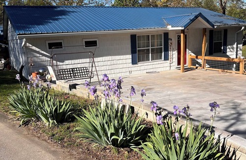 Sevierville Cabaña | Beautiful and cozy 2bedroom 2bath in Sevierville with Hot Tub