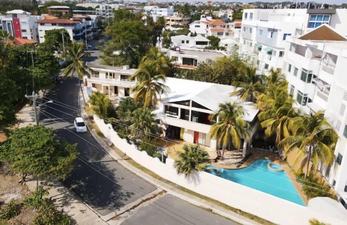 Santo Domingo Apartamento | Beautiful and entire guest house ocean front with private pool
