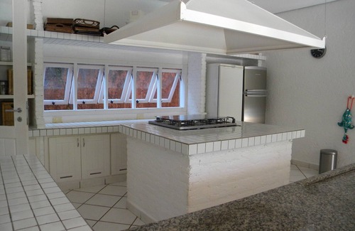 Baleia Casa | Hermosa casa de 4 dormitorios, decorado con buen gusto y equipada, solo proyecto Prox el mar