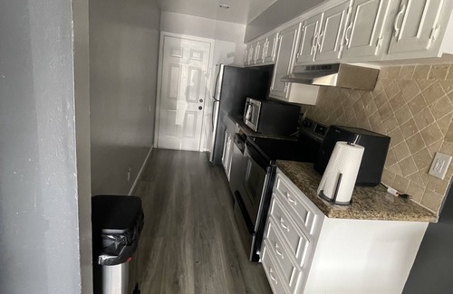 Spring Branch Central Apartamento | Beautiful and peaceful place right next to the mall!