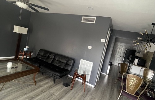 Spring Branch Central Apartamento | Beautiful and peaceful place right next to the mall!