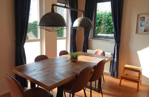 Ewijk Casa | Beautiful and Peaceful Villa Lakehouse | Danny Danau
