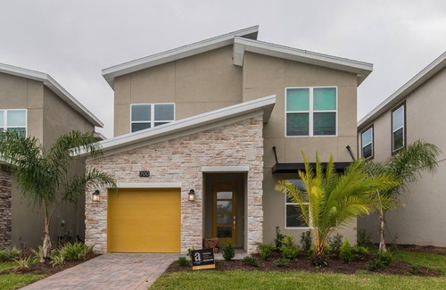 Four Corners Casa | Beautiful and Spacious 5 Bed Pool Home-700SS