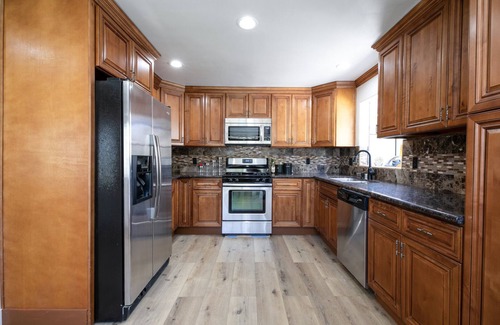 Winnetka Casa | Beautiful and Spacious Home in San Fernando Valley
