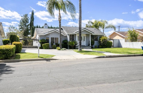 Winnetka Casa | Beautiful and Spacious Home in San Fernando Valley