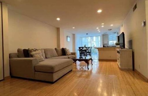 Westwood Apartamento | Beautiful and Spacious Condo- Close to UCLA