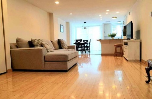 Westwood Apartamento | Beautiful and Spacious Condo- Close to UCLA