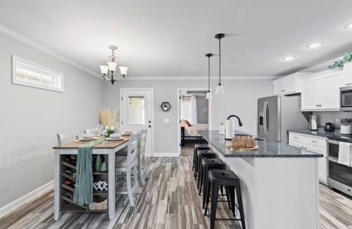 Enterprise Casa | Beautiful and Spacious 3 BR/2BA with KING bed