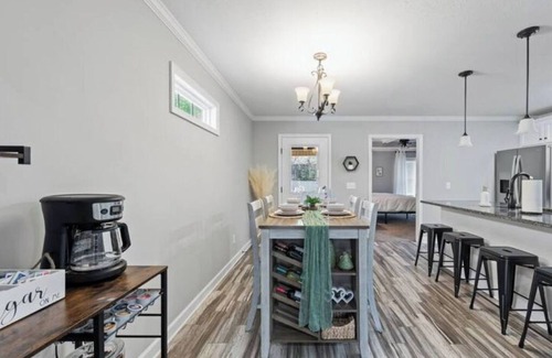 Enterprise Casa | Beautiful and Spacious 3 BR/2BA with KING bed