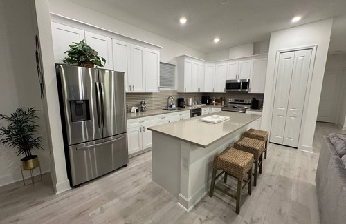 Trafalgar Village Casa | luxurious and spacious brand new house in kissimmee Fl, 20 minutes from Disney