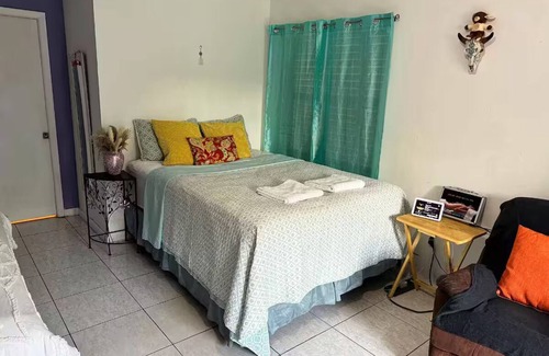 Homestead Cama Y Desayuno | Beautiful and spacious room Homestead FL