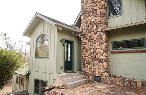 Kernville Cabina | Beautiful and spacious A Frame "Cabin" in Kernville near river and lake isabella