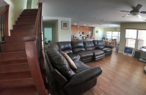 Sunrise Manor Casa | Beautiful and spacious 5-bedroom 2-story home with views to the mountains.