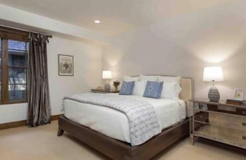 Aspen Casa | BEAUTIFUL AND SPACIOUS HOME-MOROON CREEK GOLF CLUB
