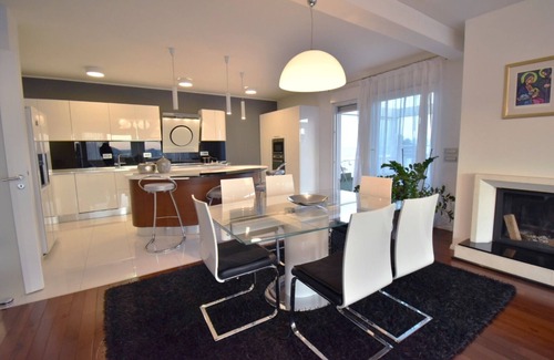 Znjan Apartamento | Beautiful and spacious penthouse with big terrace with sea view!