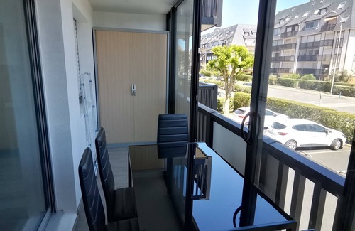 Blonville-sur-Mer Apartamento | Beautiful apartment facing the Paleospace