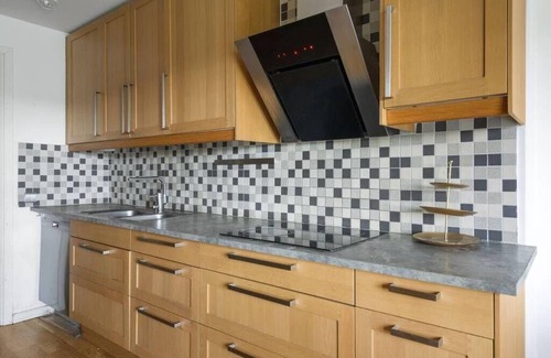 Norsborg Apartamento | Beautiful apartment close to metro station, shops and amazing nature.