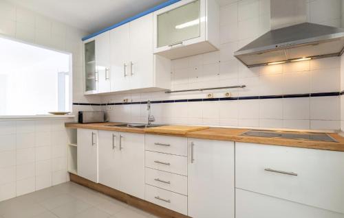Roquetas de Mar Apartamento | Beautiful Apartment In Roquetas De Mar