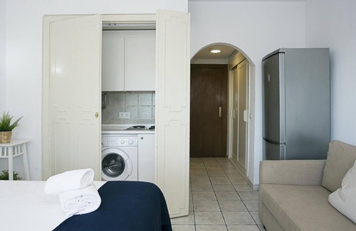 Carihuela Apartamento | PRECIOSO APARTAMENTO CON PISCINA, PARKING GRATUITO Y WIFFI GRATUITO