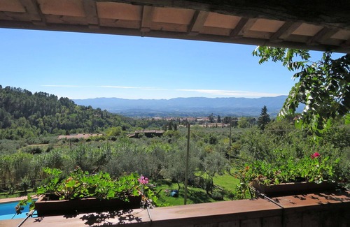 Castelfranco Piandisco Casa | Bonito apartamento en villa para 6 personas con piscina, WIFI, TV, terraza y aparcamiento