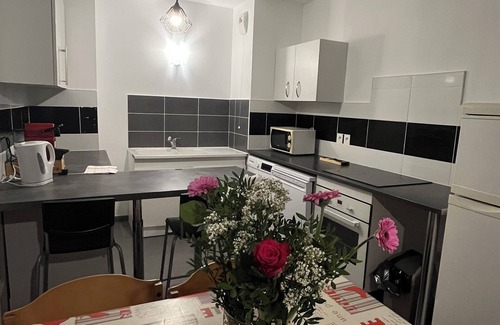 Faubourg-Raines Apartamento | Beautiful apartment 4 people Cité gastronomique