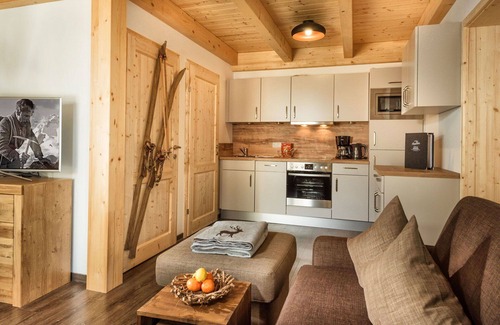 Altaussee Casa | Beautiful apartment in villa for 4 guests with WIFI, TV, terrace, pets allowed and parking