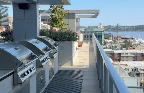 Downtown Halifax Apartamento | Beautiful Apartment at Cunard Residences - Halifax, NS