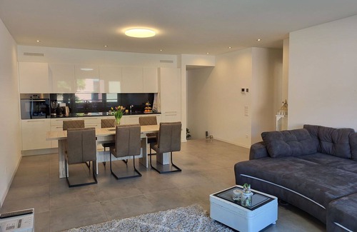 Caslano Apartamento | Precioso apartamento para 4 personas con WIFI, TV, terraza y aparcamiento