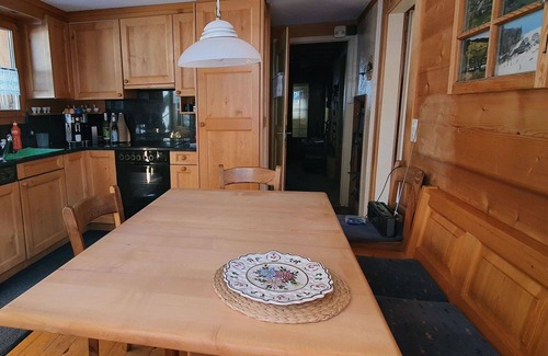 Zweisimmen Apartamento | Bonito apartamento para 7 personas con WIFI, TV y balcón