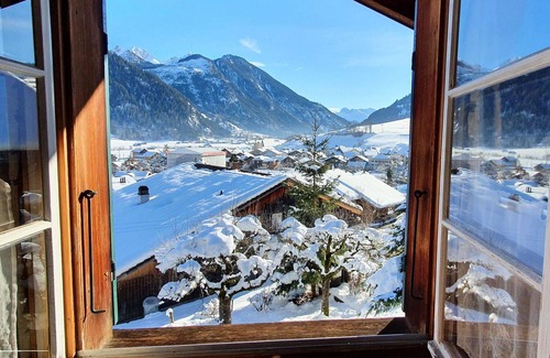 Zweisimmen Apartamento | Bonito apartamento para 7 personas con WIFI, TV y balcón