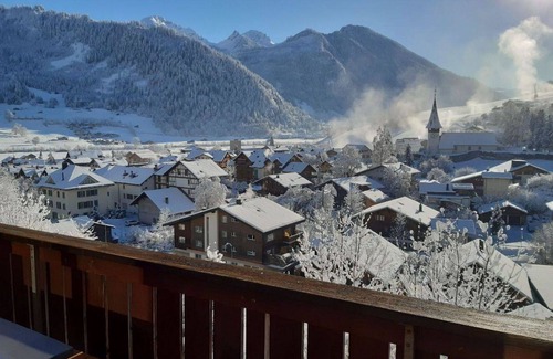 Zweisimmen Apartamento | Bonito apartamento para 6 personas con WIFI y balcón