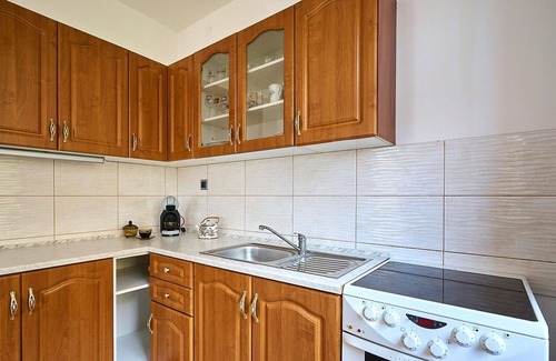 Liberec Apartamento | Acogedor apartamento para 4 personas con WIFI, TV, terraza y aparcamiento